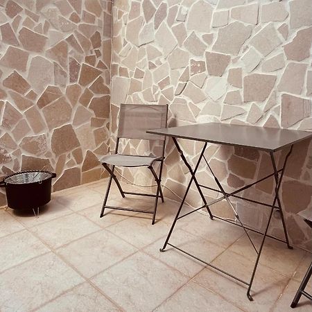 Lovely 2 Bedroom Rental Unit,Patio And Close Beach San Pietro in Bevagna Exterior photo
